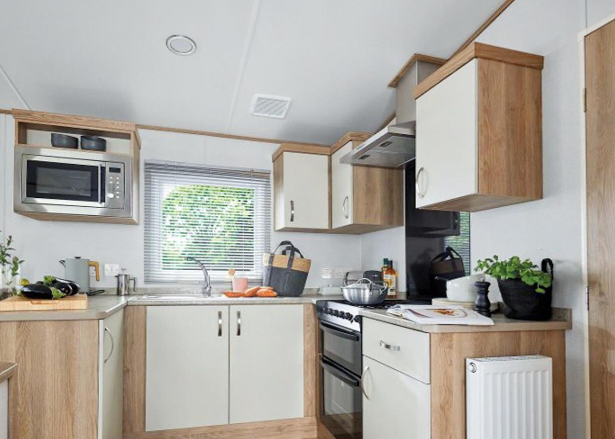 Parc Farm Holiday Park Молд Екстериор снимка